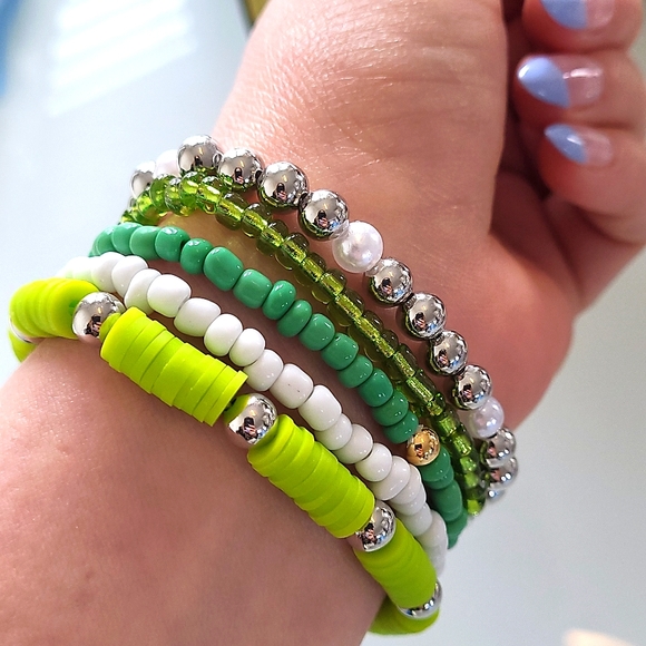 5 stackable gold plated trendy stretch handmade bracelets - Picture 2 of 4